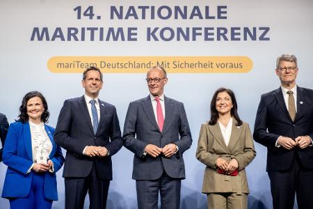 Die Bundesregierung will die maritime Wirtschaft mit einem 15-Punkte-Aktionsplan stärken. 