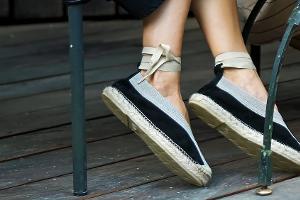 Genug gewartet! So tragen wir Espadrilles schon im Frühling