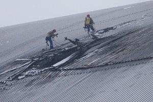 Dem ukrainischen Präsidenten Wolodymyr Selenskyj zufolge sind mehr als 500 Millionen Euro für die Reparatur des über einem Betonsarkophag für die Atomruine errichtete Stahlbogens nötig. (Archivbild)