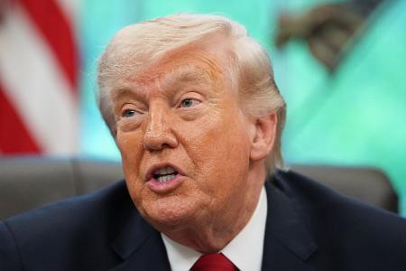 Trump erwägt Truppenreduzierung in Deutschland.