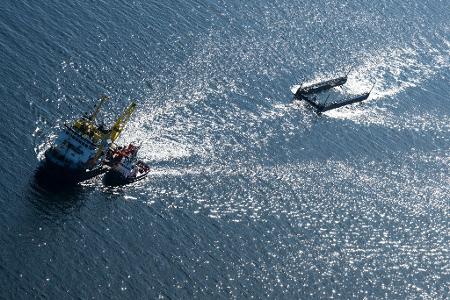Der Schlepperverband mit dem Wal befindet sich mittlerweile vor Dänemark