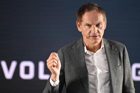 Konzernchef Blume sieht auch in der Rüstungsproduktion Chancen für VW.
