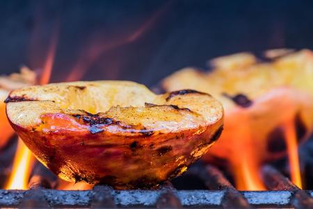 Gegrillter Pfirsich
