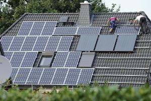 Der Bau von neuen Solaranlagen stockt - vor allem im Privatbereich. (Archivbild)