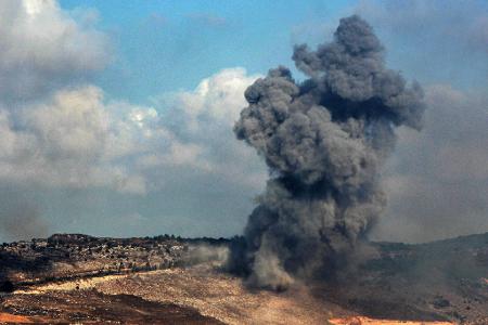 Rauchschwaden nach einem früheren Angriff Israels im Bereich der südlibanesischen Stadt Nabatieh. (Archivbild)