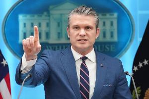 Pentagon-Chef Hegseth ordnet den Abzug von rund 5.000 Soldaten aus Deutschland an. (Archivbild)