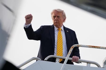 Trump kündigt eine neue Initiative in der Straße von Hormus an - lässt aber viele Details offen. 
