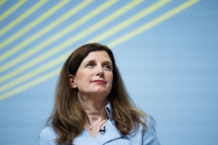 Will mit steigenden Gewinnen und ehrgeizigen Finanzzielen der Commerzbank ihre Eigenständigkeit bewahren: Vorstandschefin Bettina Orlopp. (Archivbild)