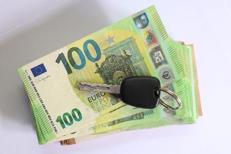Viele Autokäufe werden per Kredit finanziert. (Symbolbild)