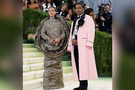 Rihanna und A$AP Rocky bei der Met Gala: Spät, aber spektakulär
