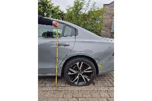 beschädigter Volvo S 60
Foto: Polizei (freigegeben)