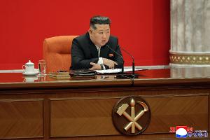 Nordkoreas Machthaber Kim Jong Un rückt von dem jahrzehntelangen Ziel einer Wiedervereinigung mit Südkorea ab. (Archivbild)