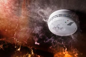 Besser den Stecker ziehen: Bloßes Ausschalten birgt Brandrisiko