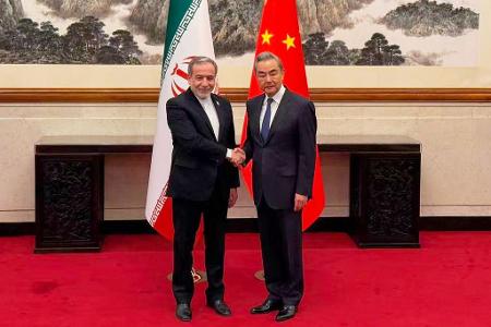 Vor einem Trump-Besuch in Peking: Der Iran und China stimmen sich ab.