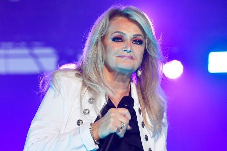 Sorge um Bonnie Tyler: Not-OP bei der Sängerin