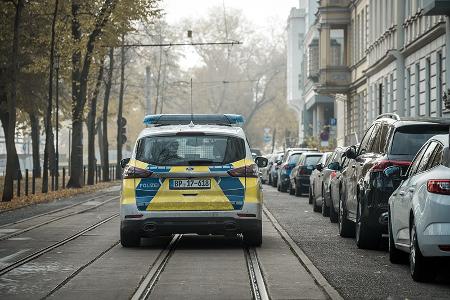 Symbolbild der Bundespolizei, Fahrzeug auf einer Streifenfahrt
