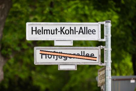 In Berlin trägt eine Allee nun den Namen von Helmut Kohl.