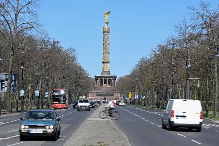 Die Straße wird heute in Helmut-Kohl-Allee umbenannt.
