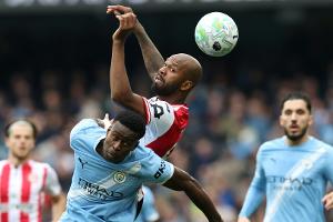 Haaland trifft per Hacke: City wahrt Titelchance