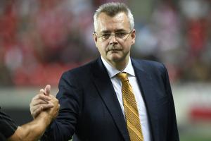 Pyro-Eklat bei Prager Derby: Spielabbruch statt Meisterfeier
