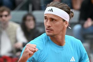 Krankheit überstanden: Zverev locker im Achtelfinale