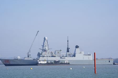 Großbritannien bringt seinen Zerstörer HMS Dragon für einen etwaigen Schutzeinsatz in der Straße von Hormus in Stellung