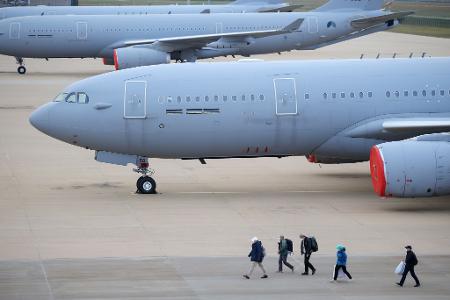 Der Evakuierungsflug landete in Eindhoven.