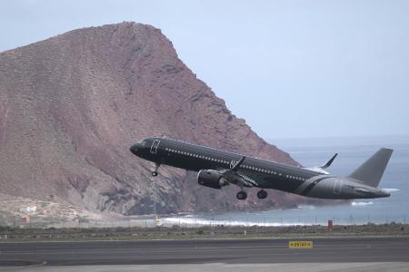 Die Passagiere waren zuvor von Teneriffa aus in die Niederlande gebracht worden.