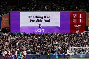 "Nervenzerfetzendes" VAR-Drama: Arsenal atmet auf