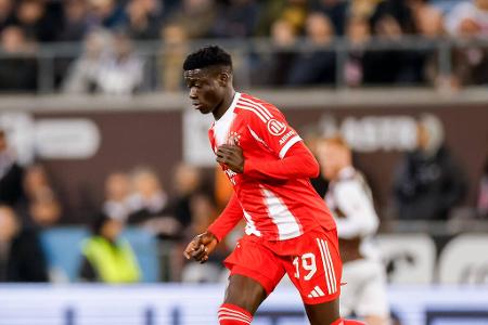 Bara Sapoko Ndiaye (ab 76.) - ohne Bewertung - Bekam nach seinem Debüt auf St. Pauli die nächste Bewährungschance. Blieb sicher im Passspiel, der große Spielfluss ging von ihm aber nicht mehr aus.