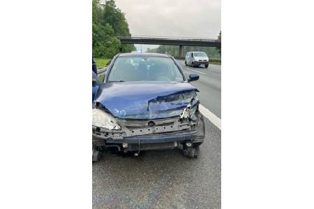 beschädigter Opel