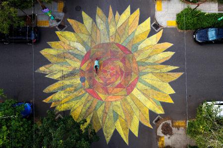 Straßenbild - Sonne von oben