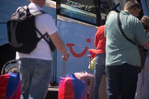 Besonders gefragt sind bei Tui in diesem Sommer Reiseziele wie Spanien einschließlich der Balearen und Kanaren. (Archivbild)