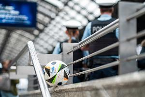 Symbolbild der Bundespolizei; Fair Play im schienengebundenen Fanreiseverkehr