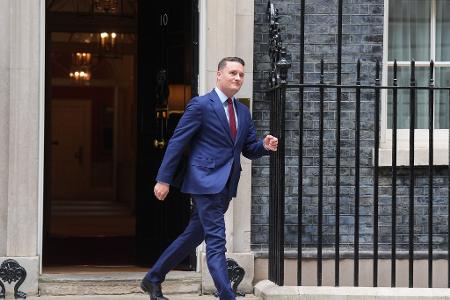 In Großbritannien beschäftigt Viele vor allem eine Frage: Was hat Wes Streeting vor? 