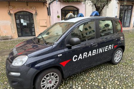 Die Polizei in Italien ermittelt in einem ungewöhnlichen Betrugsfall: Eine Frau soll den Tod der Tochter vorgetäuscht haben. (Symbolbild)