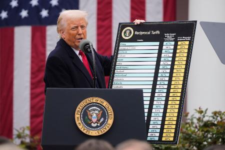 Trump hatte im April 2025 international neue Zollhöhen angekündigt. (Archivbild)