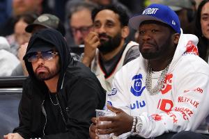 Beim Basketball: 50 Cent und Eminem feiern Reunion in Detroit