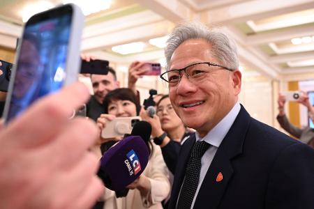 Mit Trump reisten hochrangige US-Wirtschaftsbosse nach Peking - im Bild Nvidia-Chef Jensen Huang.