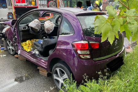 Verkehrsunfall Feuerwehr Alpen