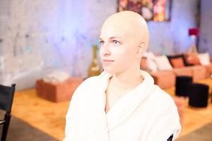 Radikales Umstyling bei "GNTM": Plötzlich tragen alle Models Glatze