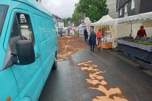 Ölspur auf Designmarkt