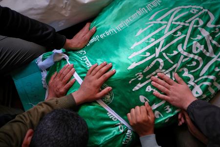 Al-Haddad, dessen Leichnam in eine Hamas-Flagge gehüllt war, galt als einer der Drahtzieher des Terrorangriffs vom 7. Oktober 2023.
