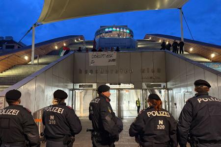 Protest in der Nähe der ESC-Halle.