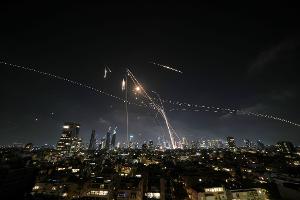 Israels Luftabwehr im Einsatz gegen iranische Raketen. (Archivbild)