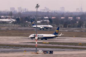 Billigflieger Ryanair: Hohe Kosten erwartet nach Milliardengewinn. (Archivbild)