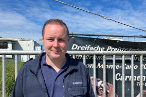 Die Einsatzkräfte retteten unter Polizeischutz den Schwerverletzten nach der Tigerattacke.