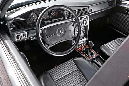 Mercedes 190 E 2.5-16 Evo II, Cockpit