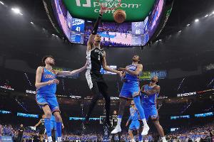 Wembanyama überragt: Spurs schlagen OKC um Hartenstein