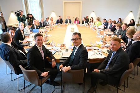 Erste Sitzung unter neue Leitung: Kabinett in Baden-Württemberg